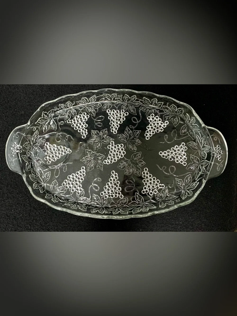 🔍 Vintage Anchor Hocking Serva-Snack Grape & Leaf Sets — (2) Trays + (2) Cups
